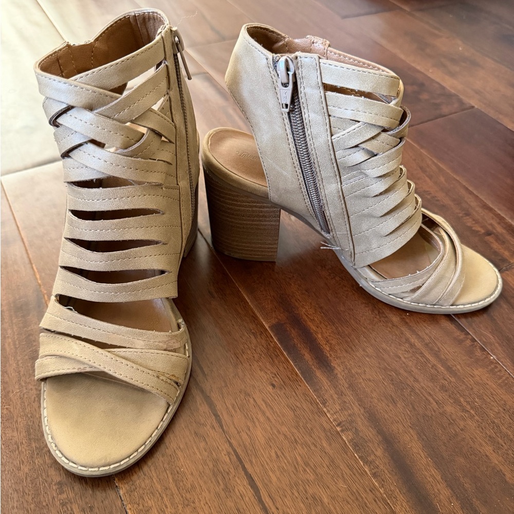 Universal Thread Elda Microsuede Strappy Block He… - image 1